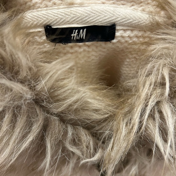 H&M Beige Cardigan with Faux Fur Trim - Picture 4 of 4